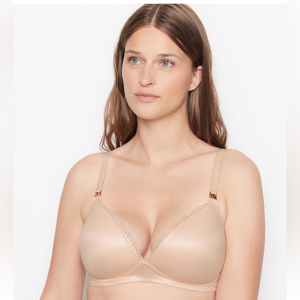 Victoria's Secret
BODY BY VICTORIA
Wireless Nursing Bra - Picture 1 of 4